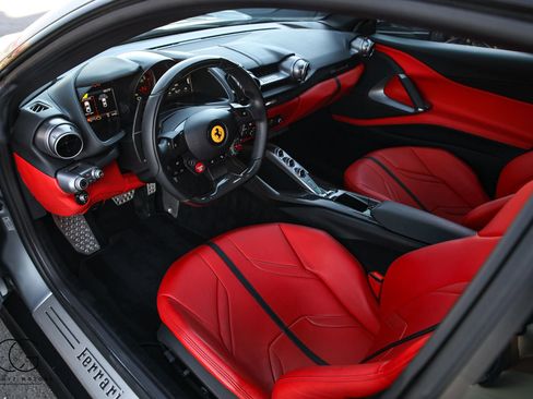 Used 2019 Ferrari 812 Superfast RWD image 26