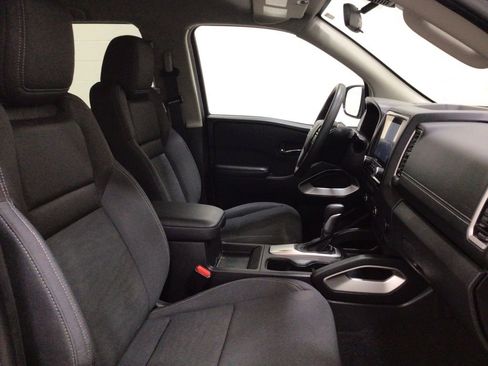 Used 2024 Nissan Frontier SV image 31
