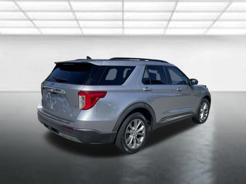 Used 2021 Ford Explorer XLT w/ Equipment Group 202A AWD/4WD image 4