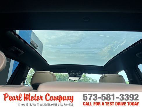 Used 2024 Cadillac Lyriq Luxury w/ Nappa Leather Package AWD/4WD image 27