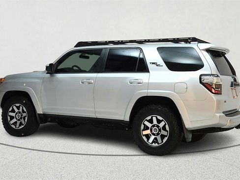 Used 2018 Toyota 4Runner TRD Off-Road image 3