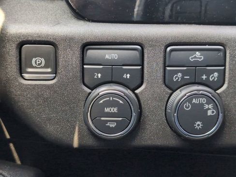 Certified 2024 Chevrolet Silverado 1500 LT w/ Protection Package AWD/4WD image 17
