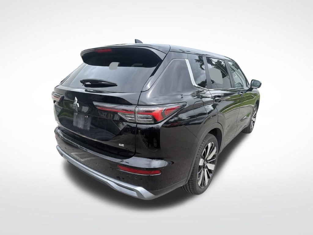 Used 2025 Mitsubishi Outlander SE FWD image 8