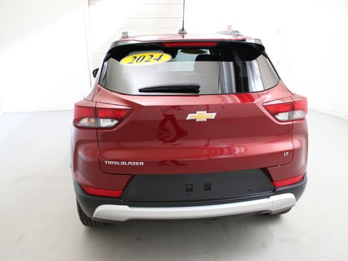 Used 2024 Chevrolet TrailBlazer LT w/ Convenience Package FWD image 8