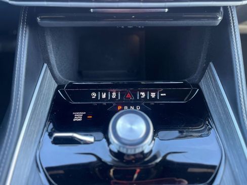 Used 2024 Jeep Wagoneer Series II w/ Flexible Seating Group image 16