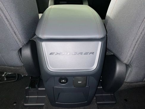 New 2026 Ford Explorer Active RWD image 18