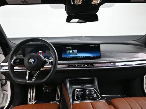 Used 2024 BMW 740i xDrive AWD/4WD image 15