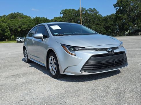 Used 2026 Toyota Corolla LE FWD image 2