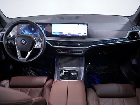 Used 2024 BMW X5 xDrive40i w/ Parking Assistance Package AWD/4WD image 12