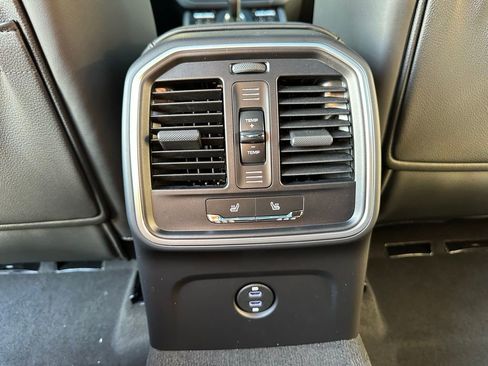 Used 2026 Porsche Macan image 36