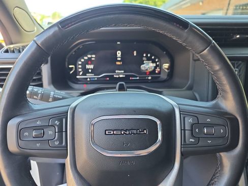 Used 2023 GMC Yukon Denali w/ Denali Reserve Package AWD/4WD image 16