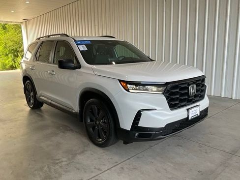 Certified 2025 Honda Pilot Sport image 22