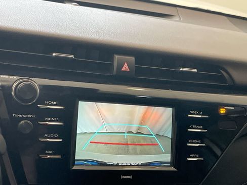 Used 2020 Toyota Camry SE w/ Carpet Mat Package FWD image 17