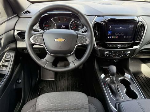 Used 2023 Chevrolet Traverse LT image 20