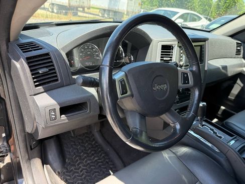 Used 2008 Jeep Grand Cherokee Laredo AWD/4WD image 14