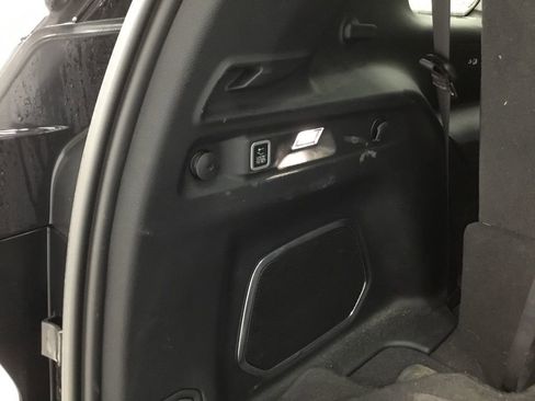 Used 2023 Jeep Grand Cherokee L Limited image 36