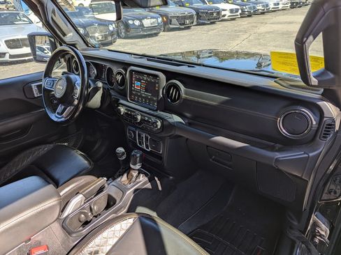 Used 2021 Jeep Gladiator Overland AWD/4WD image 32