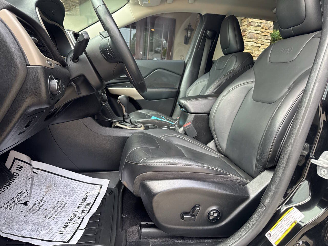 Used 2018 Jeep Cherokee Limited FWD image 7