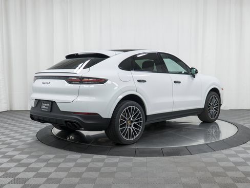 Certified 2020 Porsche Cayenne S image 7
