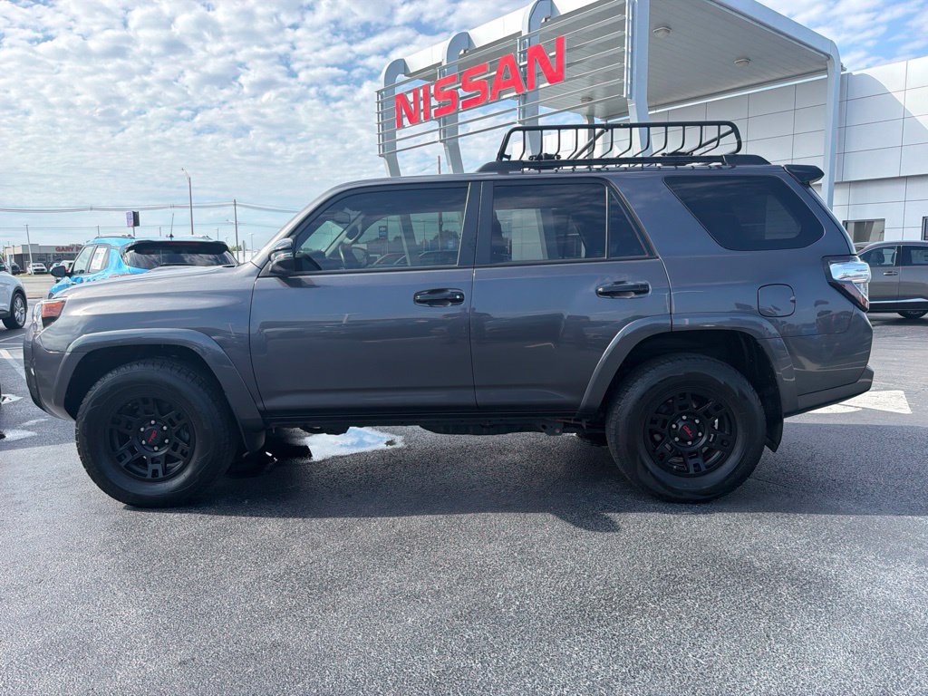 Used 2021 Toyota 4Runner Venture w/ Moonroof Package AWD/4WD image 2