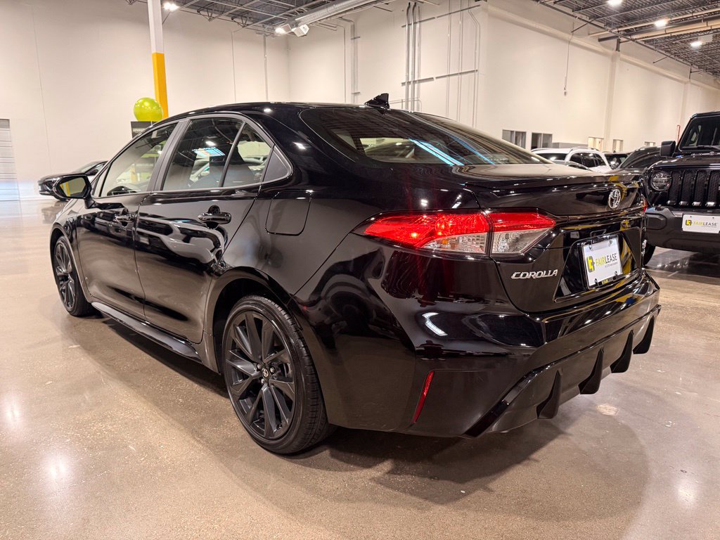 Used 2027 Toyota Corolla SE FWD image 7