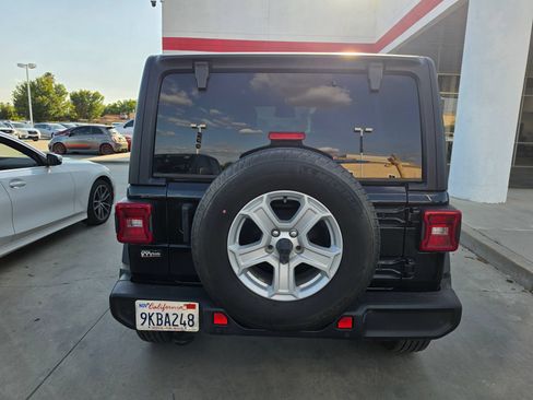 Used 2022 Jeep Wrangler Unlimited Sport AWD/4WD image 5