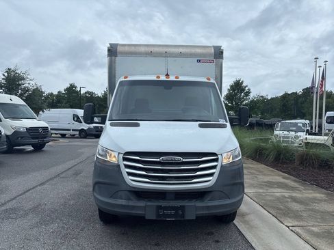 Used 2021 Freightliner Sprinter 3500 RWD image 8