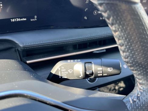 Used 2024 Nissan Ariya AWD image 19