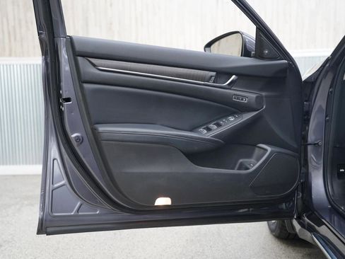 Used 2018 Honda Accord EX-L image 32