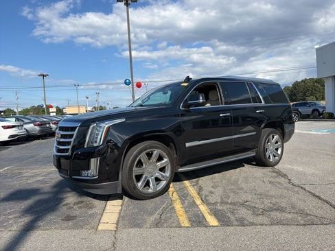 Used 2020 Cadillac Escalade Luxury AWD/4WD image 10
