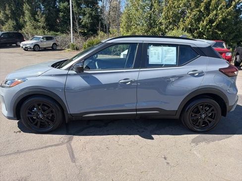 Used 2024 Nissan Kicks SR w/ SR Premium Package FWD image 2