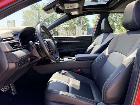 Used 2025 Toyota Camry SE w/ Convenience Package FWD image 19