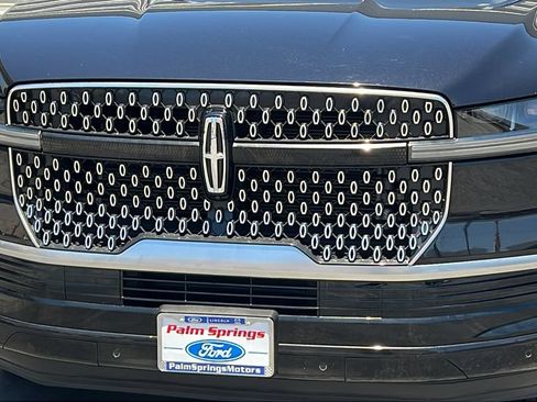 Certified 2025 Lincoln Navigator L Reserve AWD/4WD image 3