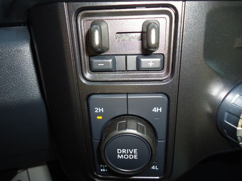 Used 2025 Ford F250 Lariat w/ Lariat Ultimate Package AWD/4WD image 26