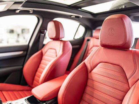 New 2025 Alfa Romeo Stelvio Sprint image 19