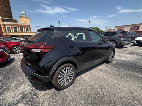 Used 2022 Nissan Kicks SV FWD image 5