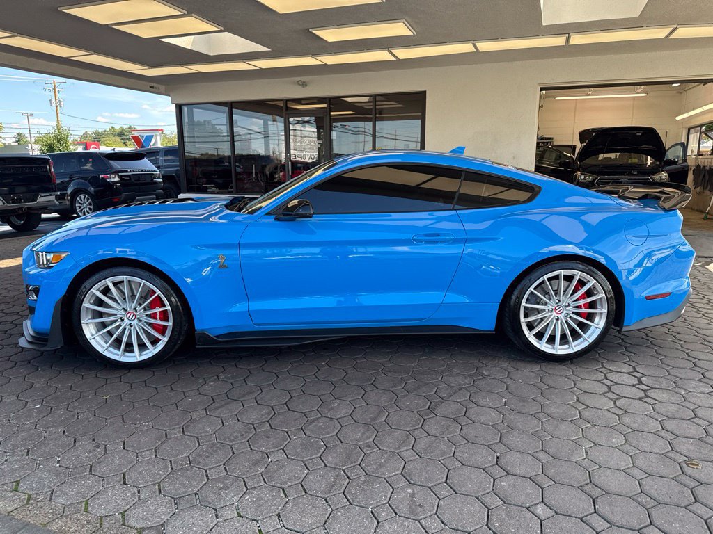 Used 2022 Ford Mustang Shelby GT500 w/ Technology Package RWD image 9