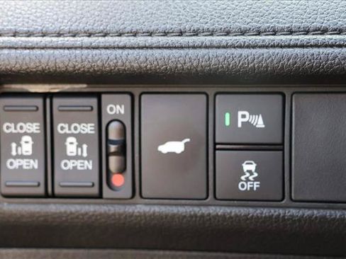 Used 2025 Honda Odyssey Touring image 13