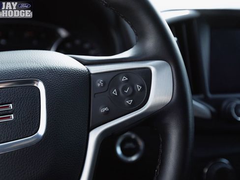 Used 2024 GMC Terrain SLT image 32