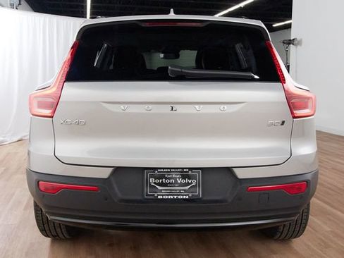 Certified 2025 Volvo XC40 B5 Ultra w/ Climate Package image 4