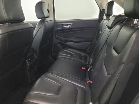 Used 2020 Ford Edge Titanium w/ Equipment Group 301A AWD/4WD image 18