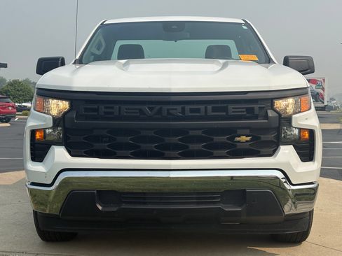 Used 2022 Chevrolet Silverado 1500 W/T RWD image 2