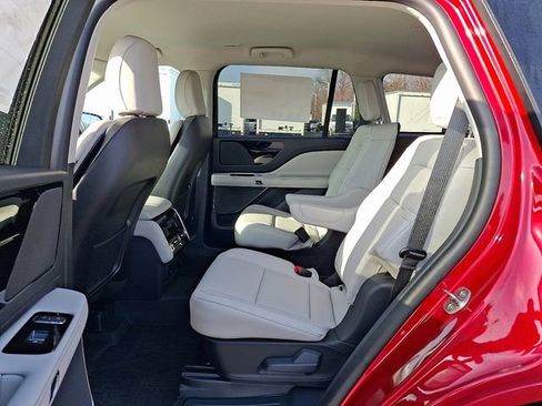 New 2026 Lincoln Aviator AWD w/ Jet Appearance Package image 5