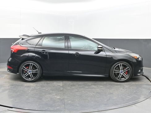 Used 2016 Ford Focus ST w/ Equipment Group 401A image 10