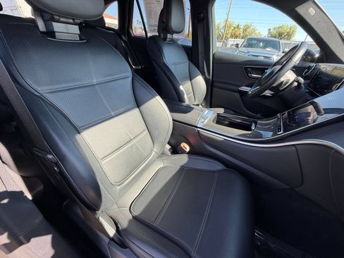 Used 2024 Mercedes-Benz GLC 300 4MATIC image 37