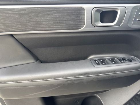 Used 2025 Hyundai Santa Fe Limited AWD/4WD image 16
