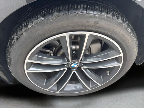 Used 2021 BMW 750i xDrive w/ Autobahn Package AWD/4WD image 16
