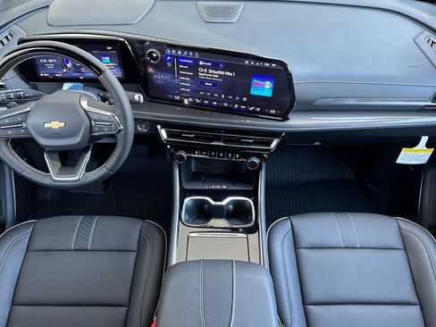 New 2026 Chevrolet Traverse High Country AWD/4WD image 12