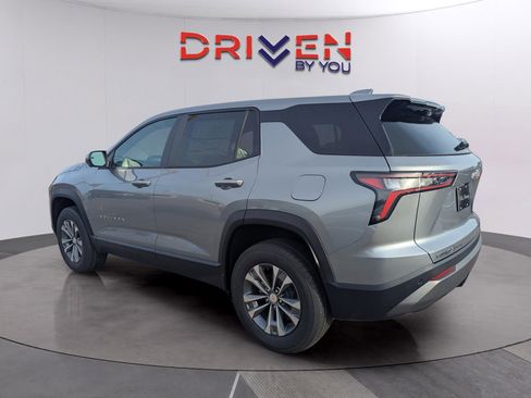 New 2026 Chevrolet Equinox LT w/ Convenience Package II image 3