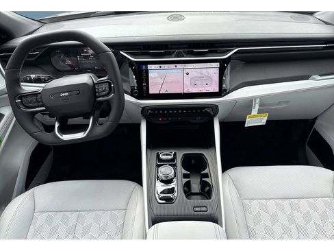 New 2026 Jeep Cherokee Overland w/ Trailer Tow Group AWD/4WD image 10